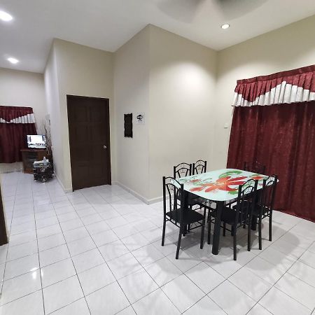 Homestay Selinsing Simpang Ampat Semanggol Exterior foto